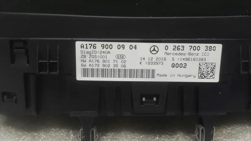 MERCEDES A Class W176 Instrument Cluster A1769000904 Speedometer OM651 MPH