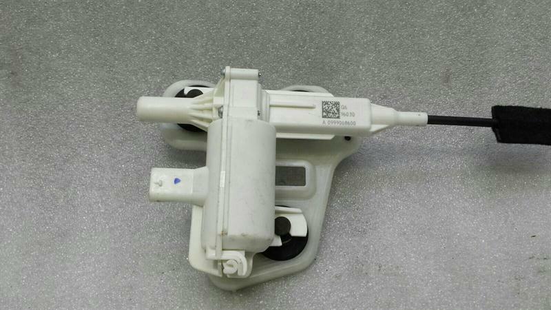 Mercedes GLC X253 Boot Lock Adjuster A0999068600 Tailgate Lock Actuator Motor