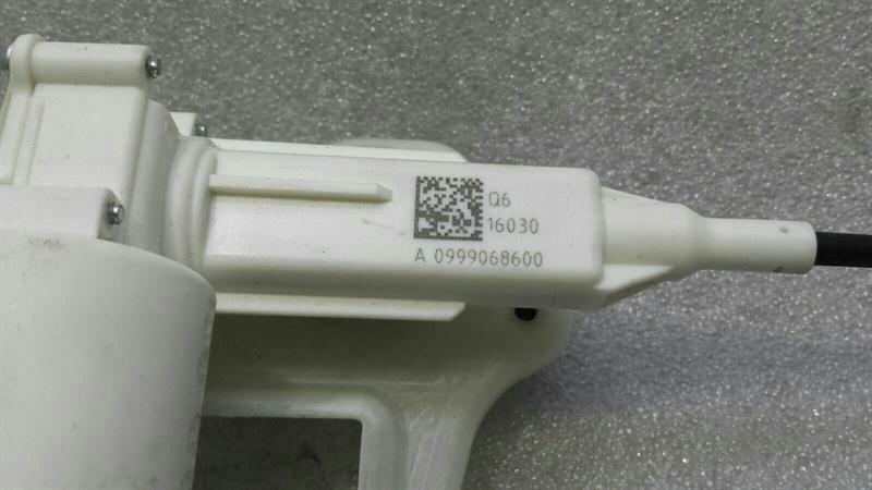Mercedes GLC X253 Boot Lock Adjuster A0999068600 Tailgate Lock Actuator Motor