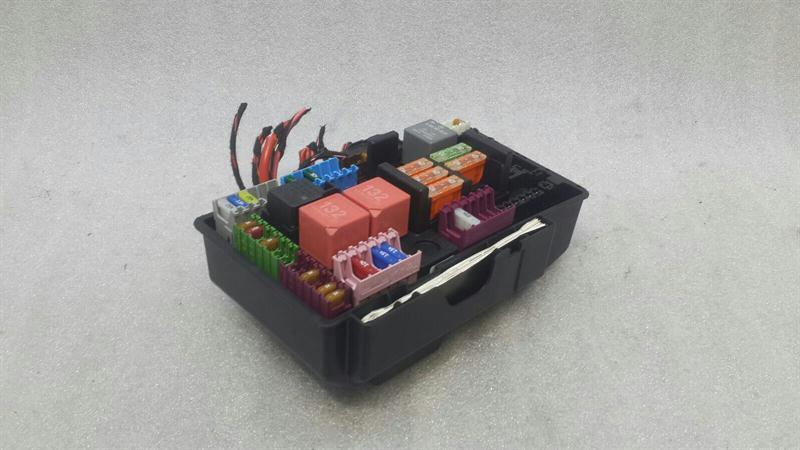 Mercedes C Class W205 Fuse Box A2225402250 Fuse Box