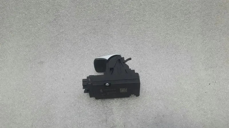 Mercedes C W205 Park Brake Switch A2059056603 Switch PBM
