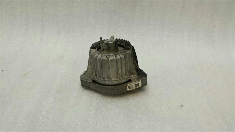 Mercedes SLK R172 Right Engine Mount A1722401417 Engine Holder Right