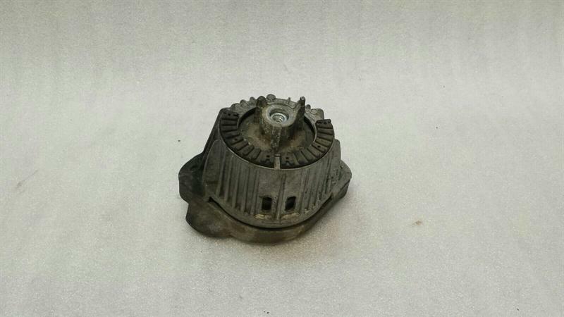 Mercedes SLK R172 Right Engine Mount A1722401417 Engine Holder Right