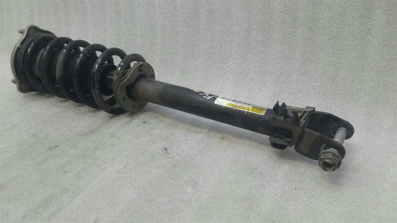 Mercedes C W205 Shock Absorber Front A2053202330 Front Shock Absorber
