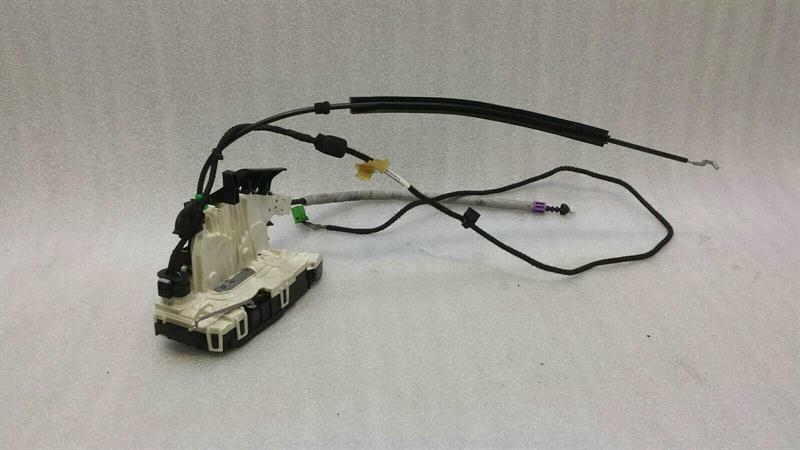 Mercedes SLK R172 W204 W218 W212 right door lock A2047203635 door lock right
