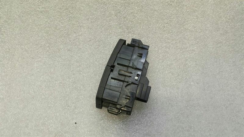 Mercedes SLK R172 door lock switch A2049058502 switch central locking RE