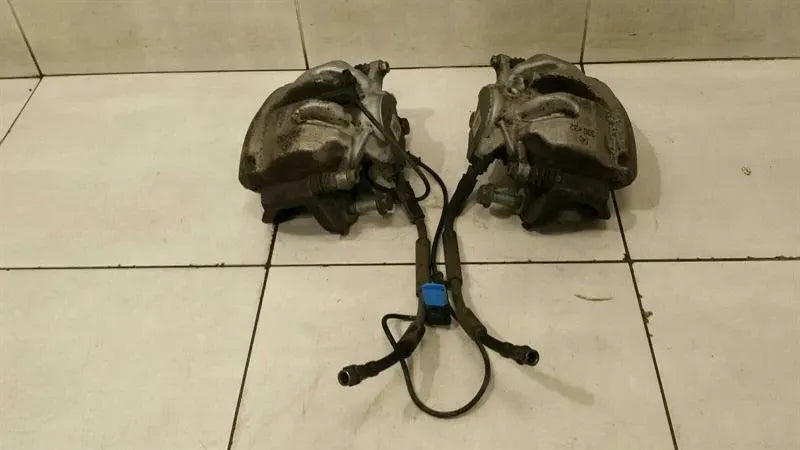 Mercedes hybrid W205 front caliper A2054210381 caliper front left + right
