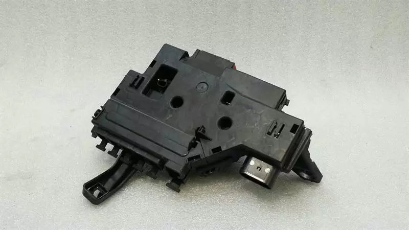 Mercedes C Class W205 Fuse Box A2055402050 Fuse Box