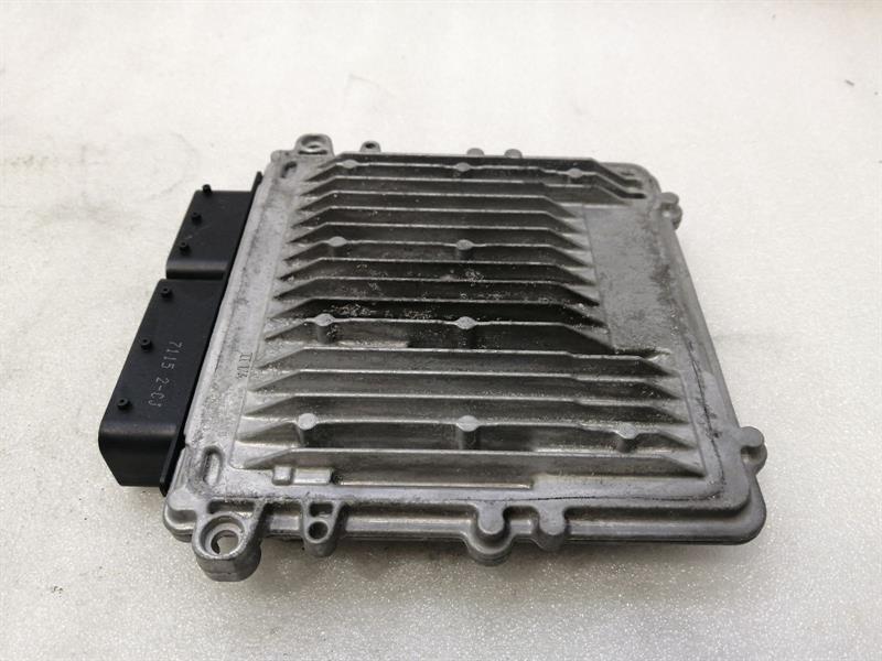 Mercedes C Class W205 Engine ECU A6519006401 Engine Control Unit OM651