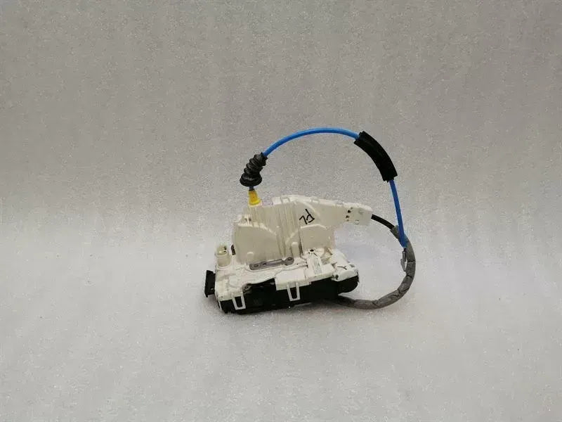 Mercedes E Class W212 Front Right Door Lock A2047202435 Door Lock Front Right