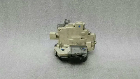 Audi RS4 8E B7 A4 RHD front left door lock 8E2837015AA right handlebar