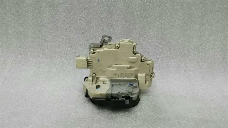 Audi RS4 8E B7 A4 rear left door lock 8E0839015AA door lock rear left