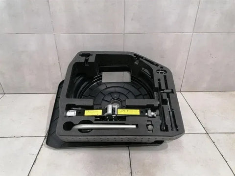 AUDI RS5 8T SAVER KIT 8t0012108 Jack