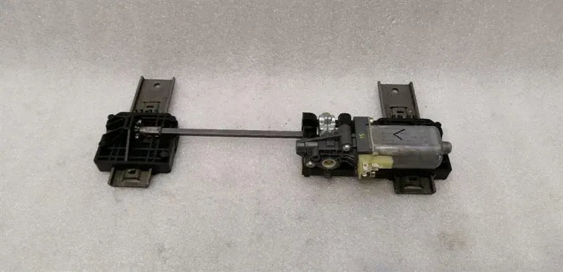 BMW 7 Series E65 Comfort seat el. motor 7068045 thigh support star motor