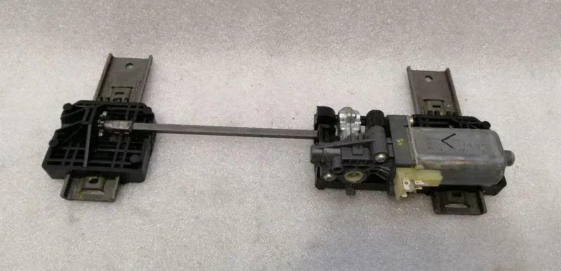BMW 7 Series E65 Comfort seat el. motor 7068045 thigh support star motor