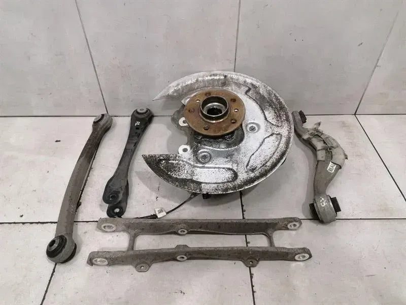 BMW 5 Series F90 G30 M5 Left Rear Hub 7857065 Wheel Bearing Housing Rear Left