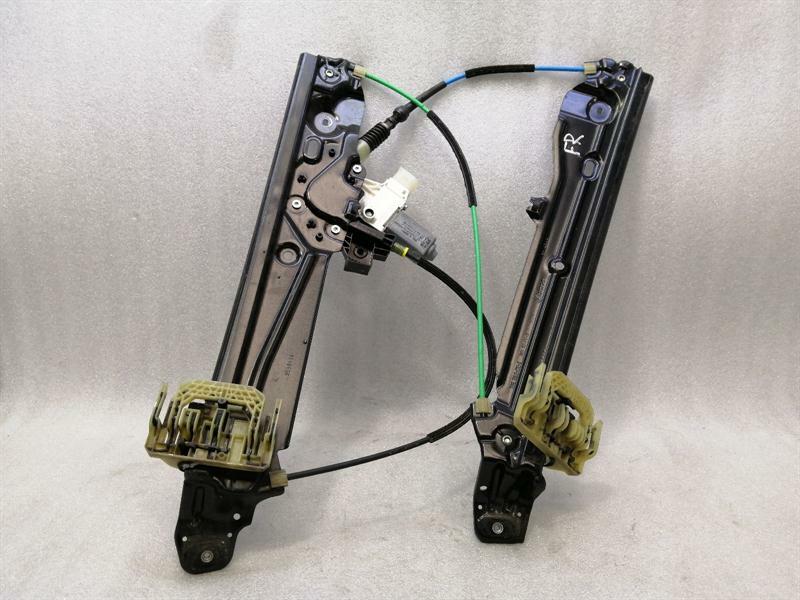 BMW 5 Series F10 Right Front Door Winder 7182112 Window Regulator Front Right