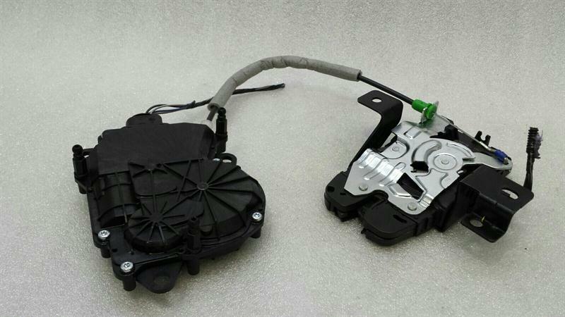 Range Rover L405 Boot Lock With Actuator CPLA-404C10CB Tailgate Lock Left