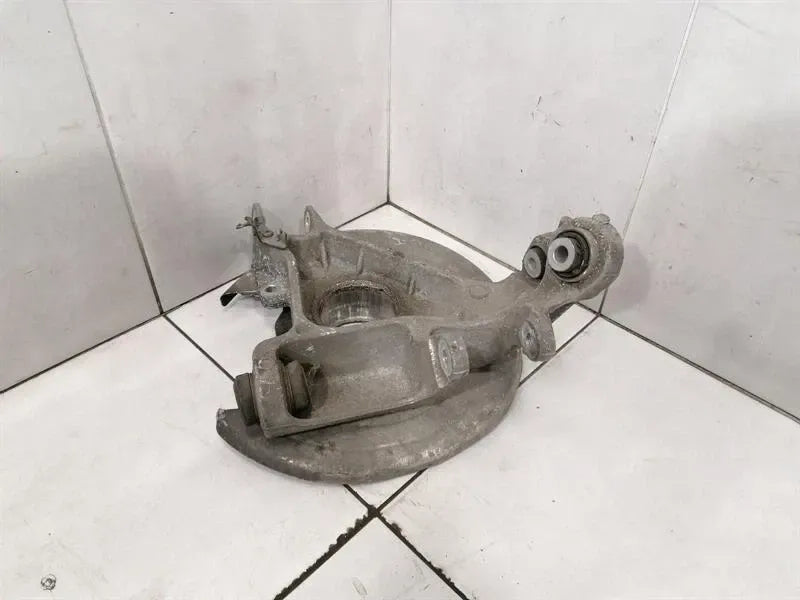 LAND ROVER RANGE ROVER L405 Left Rear Hub LR0338551 Wheel Bearing Case Rear Left