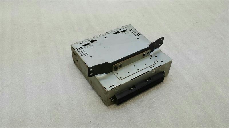 Aston Martin Vantage V8 CD player 31285449 audio system controller