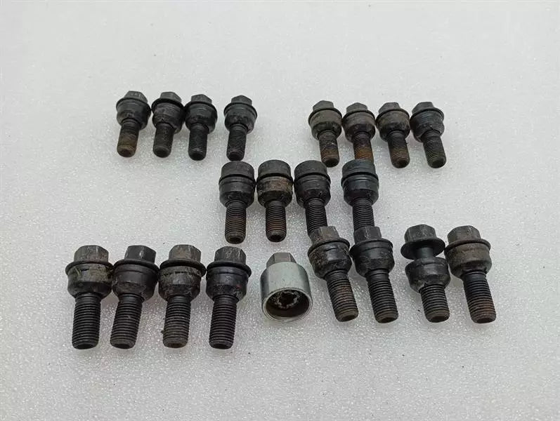 Porsche 911 992 wheel locking bolt set wheel bolt set