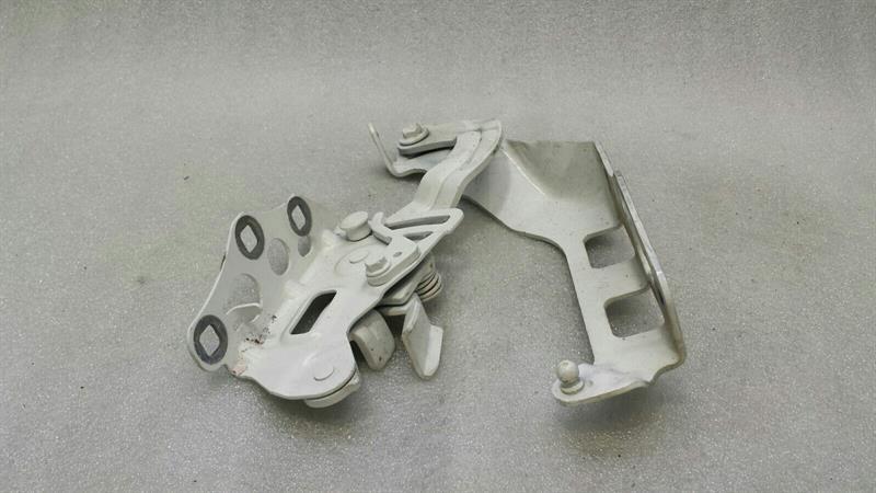 Mercedes C Class W205 Bonnet Hinge RHS A2058800928 Hood Hinge Right