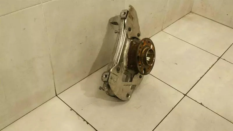 Mercedes GT C190 GTR Right Front Hub A1903309001 Wheel Bearing Housing Front Right