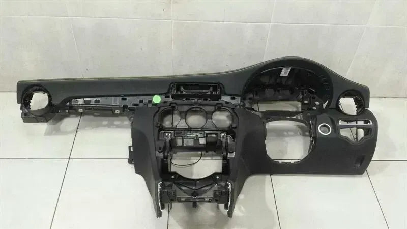 Mercedes W205 RHD Dashboard A2056805500 Right Handlebar C63 AMG Edition 1 Leather