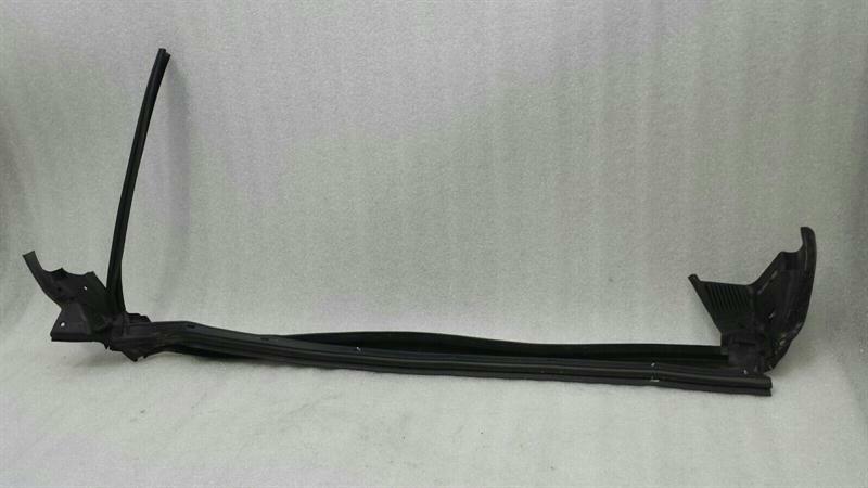Mercedes GT C190 GTR FRH Door Seal A1907270087 Door Seals Front Right