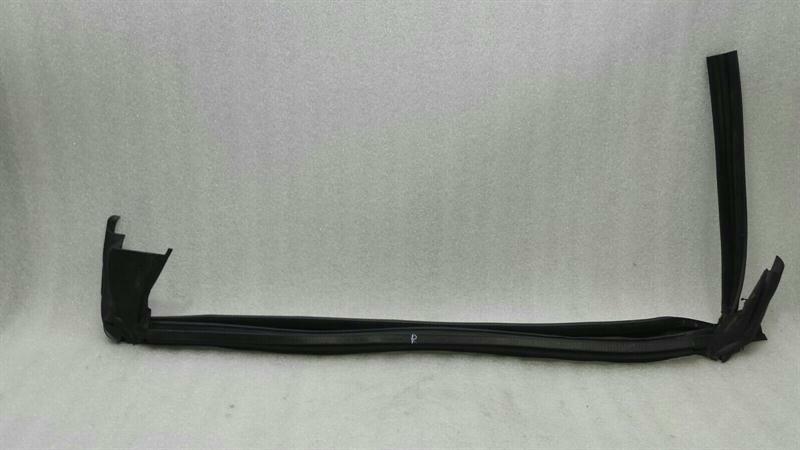Mercedes GT C190 GTR FRH Door Seal A1907270087 Door Seals Front Right