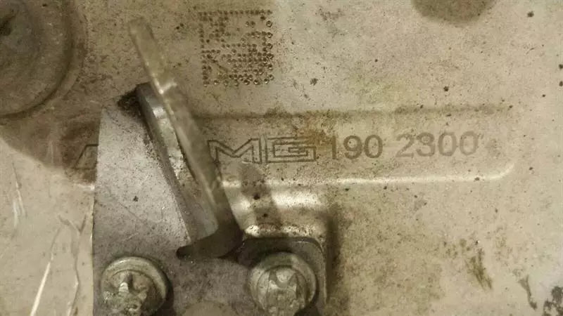 Mercedes GT C190 GTR AMG Left Front Hub A1903308901 Wheel Bearing Housing Front Left