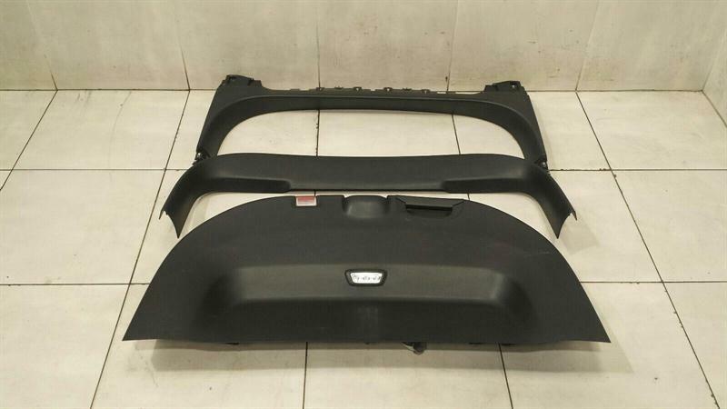 Mercedes C190 GTR Luggage Compartment Cover A1906904900 Boot Liner