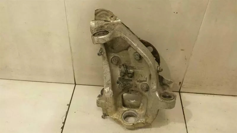 Mercedes GT C190 GTR AMG Left Front Hub A1903308901 Wheel Bearing Housing Front Left