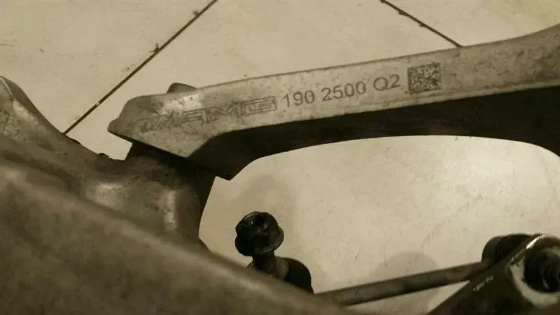 Mercedes GT C190 GTR Left Rear Hub A1903505101 wheel carrier rear left AMG