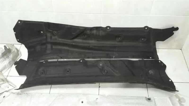 Mercedes GT C190 GT R AMG UNDERTRAY A1976820011 underfloor trim