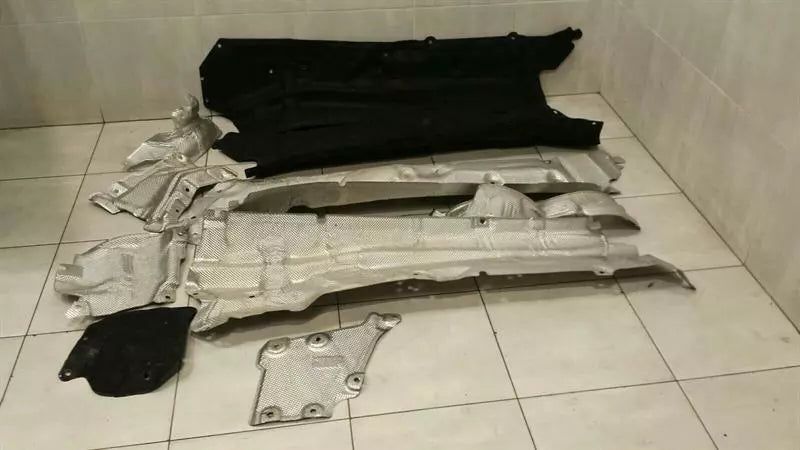 Mercedes GT C190 GT R AMG UNDERTRAY A1976820011 underfloor trim