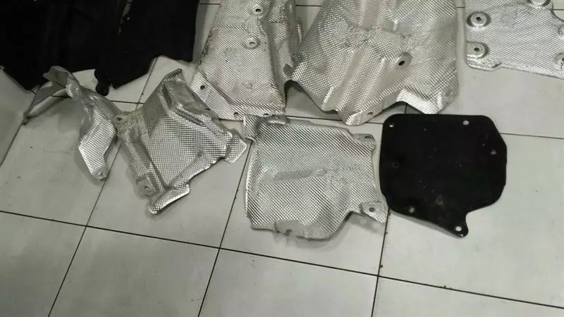 Mercedes GT C190 GT R AMG UNDERTRAY A1976820011 underfloor trim