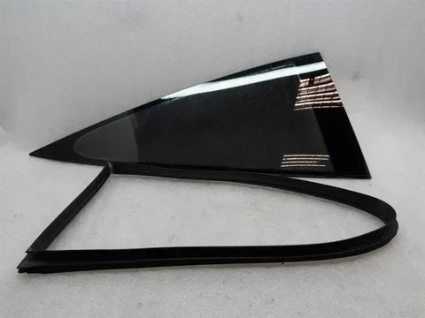 Porsche 911 996 left rear 1/4 glass 99654311106 door window 1/4 rear LH