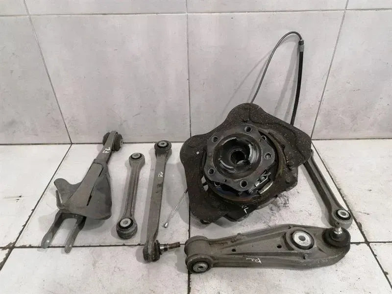 Porsche 911 997 GT3 Left Rear Hub 99733111107 Wheel Bearing Housing Rear Left