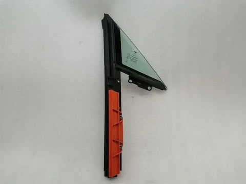 Tesla Model S 100D Right Front 1/4 Glass 1821301-00-A Door Panel 1/4 Front Right
