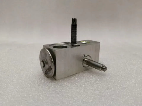 Tesla Model 3 A/C Conditioner Valve 1101878-00-A Valve