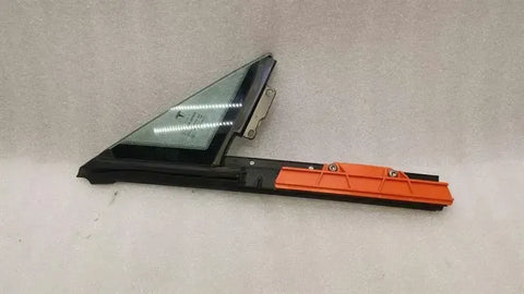 Tesla Model S 75 Right Front 1/4 Glass 6006544-00-J Door Panel 1/4 Front Right