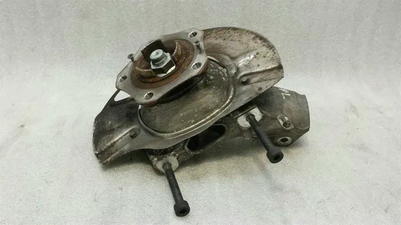Porsche 911 991 Left Front Hub 99134115704 Wheel Bearing Housing Front Left Carrera S