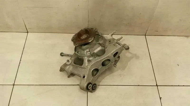 Porsche 911 991 Left Rear Hub 99133111133 Wheel Bearing Housing Rear Left PCCB T