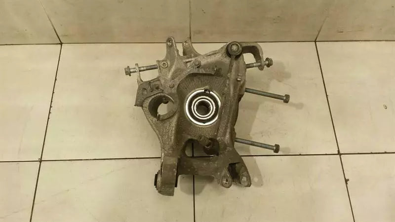 Porsche 911 991 Left Rear Hub 99133111133 Wheel Bearing Housing Rear Left PCCB T