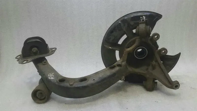 BMW Z4 E89 Right Rear Hub 6783106 Wheel Bearing Housing Rear Right 35i