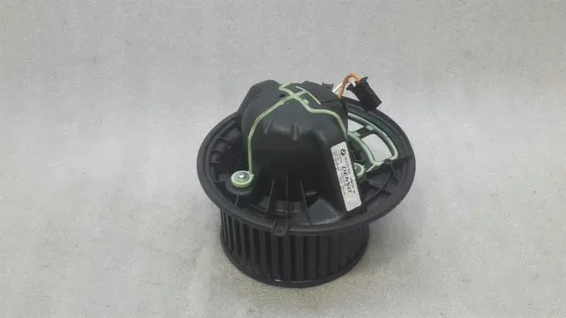 BMW Z4 E89 E90 E92 RHD Heater Blower 6933664 right handlebar