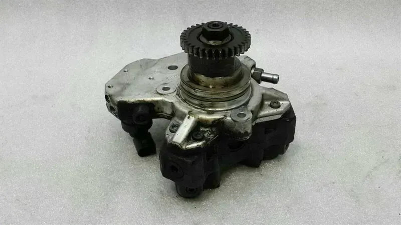 Mercedes E Class W212 Fuel Pump Mechanical A6420104345 Fuel Pump