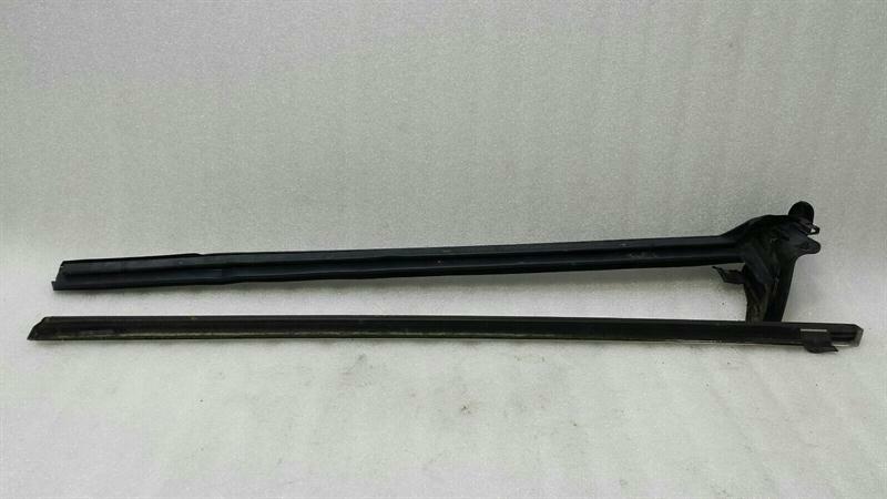 Mercedes E Class W207 Convertible RLH Quarter Cover A2076730383 Hi Li Window Slide