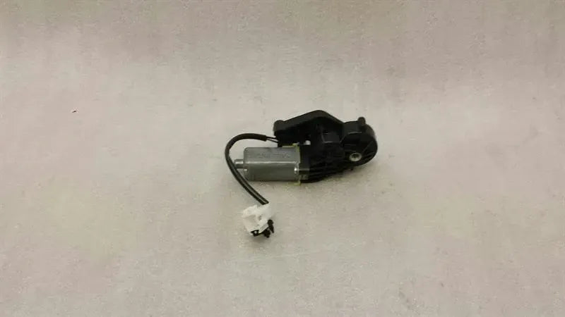 Mercedes GLK X204 front right seat engine A0068205842 seat engine front right